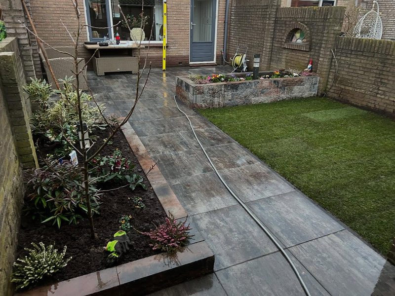 Complete tuinrenovatie in Poeldijk — foto 3