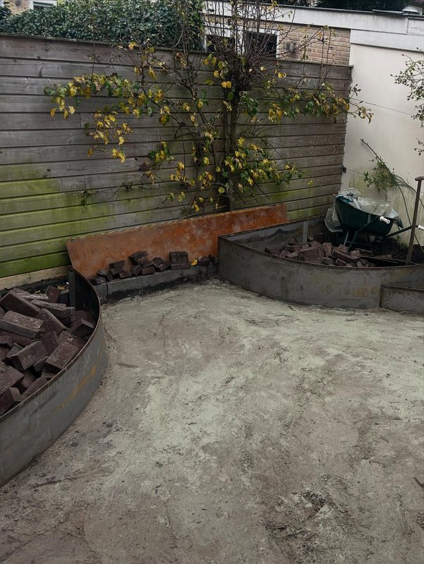 Bestrating & cortenstaal in Amstelveen — foto 3