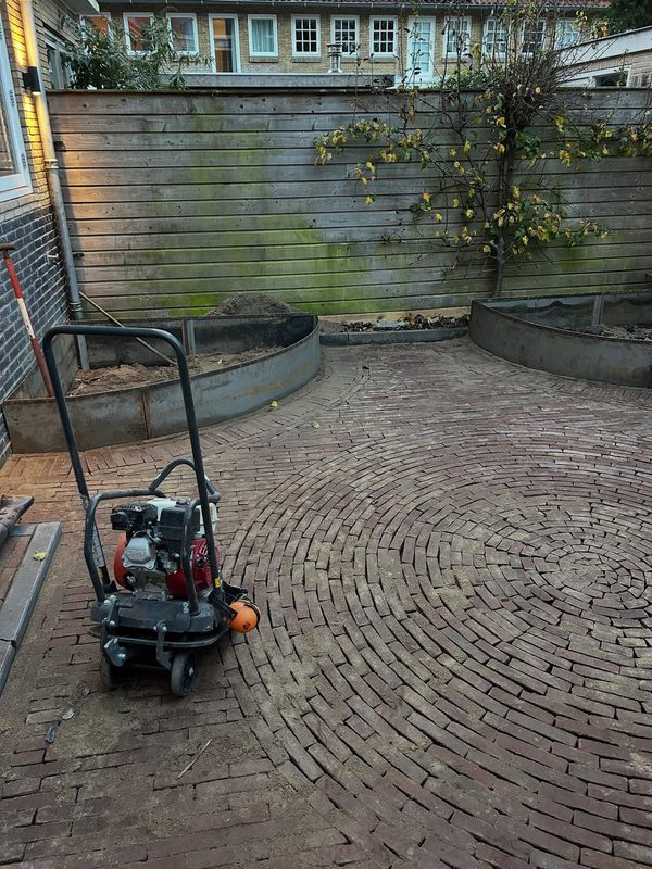 Bestrating & cortenstaal in Amstelveen — foto 5