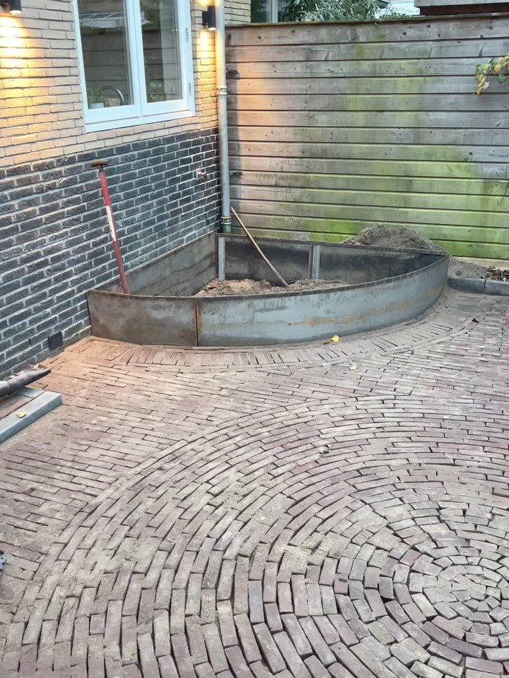 Bestrating & cortenstaal in Amstelveen — videostill 6