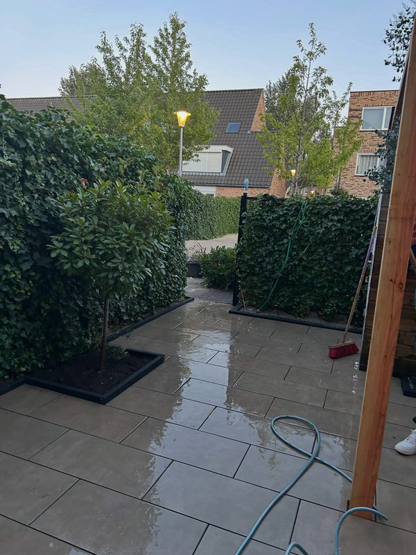 Voor- en achtertuin in Berkel — foto 5
