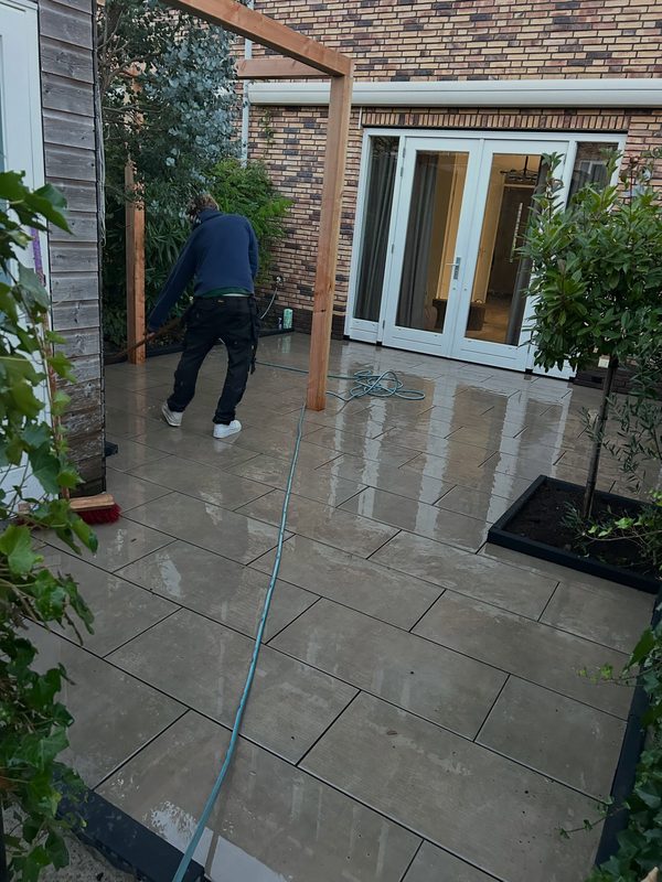 Voor- en achtertuin in Berkel — foto 6